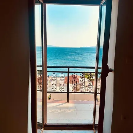 Seaview Apartment Neápolis